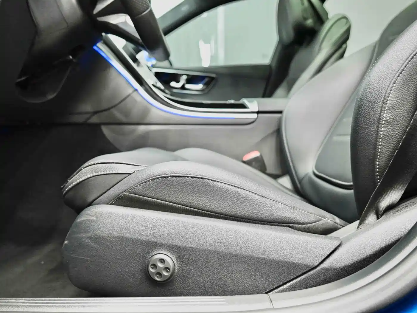 Mercedes-Benz C-Class New Energy 2023 C 350 eL фото 11