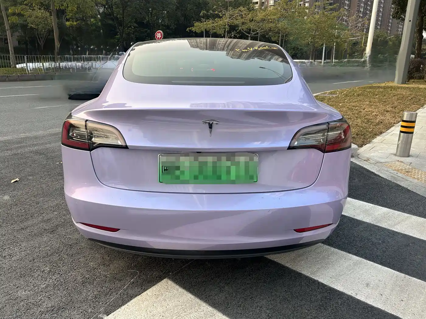 TESLA MODEL 3