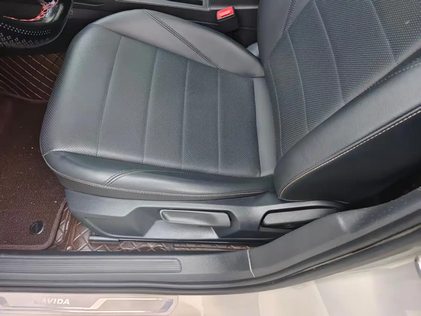 Volkswagen Lavida 2019 1.5L Automatic Comfort Edition China VI фото 11