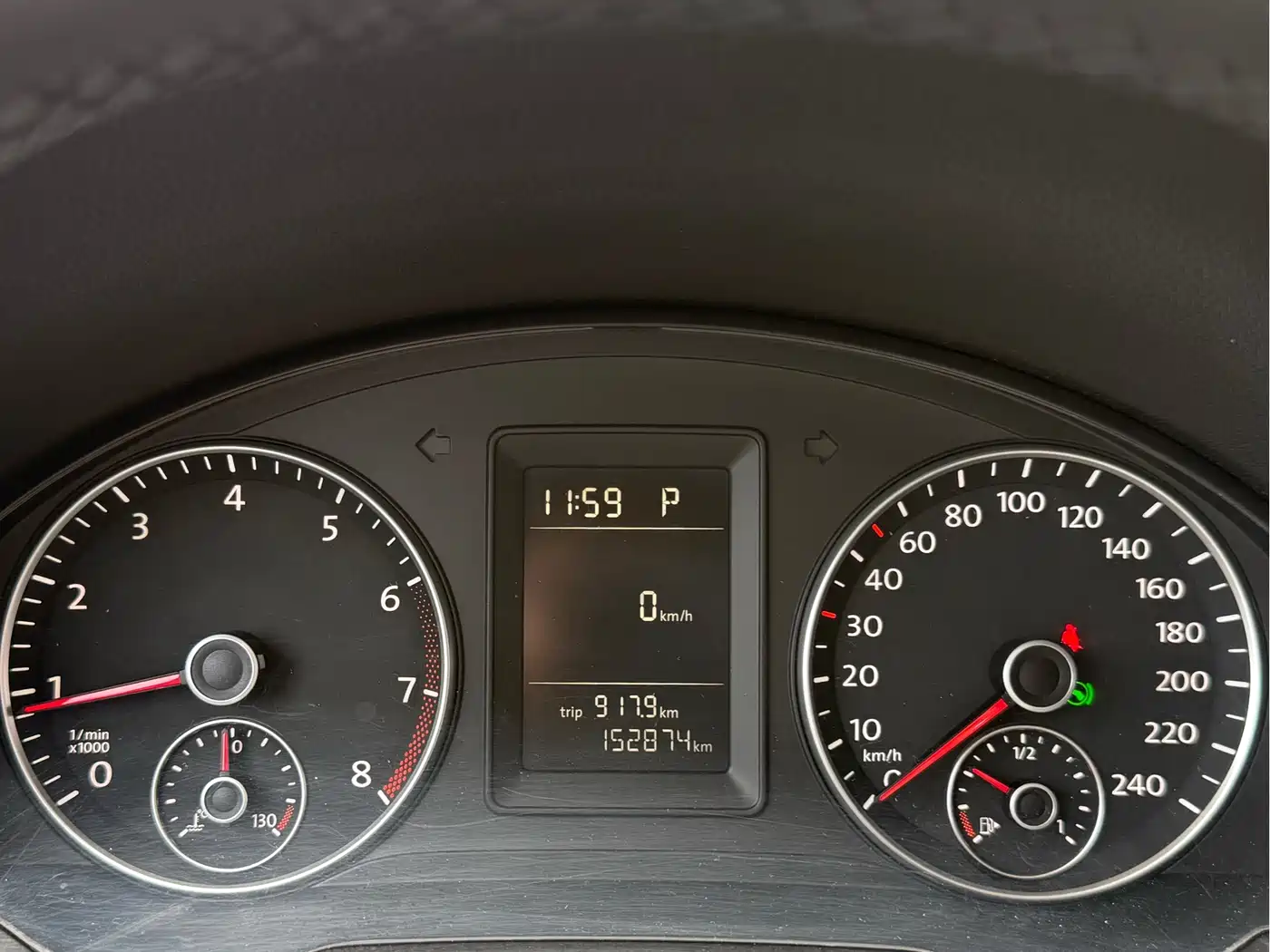 Volkswagen Sagitar 2011 1.6L Automatic Fashion фото 8