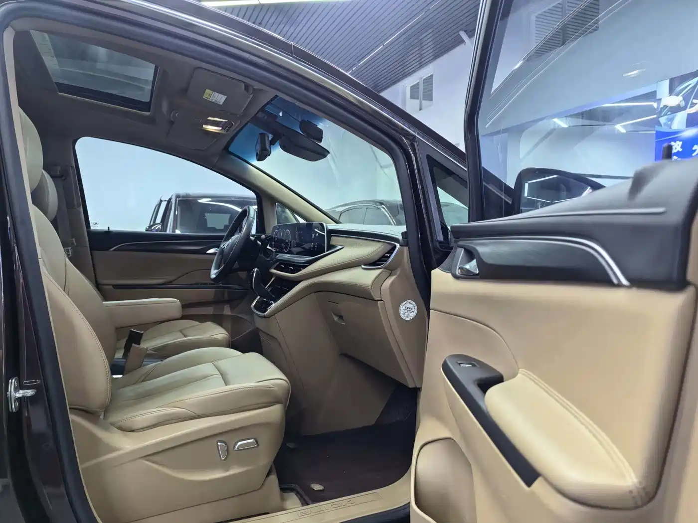 Buick GL8 2021 ES Landlord 653T Premium фото 8