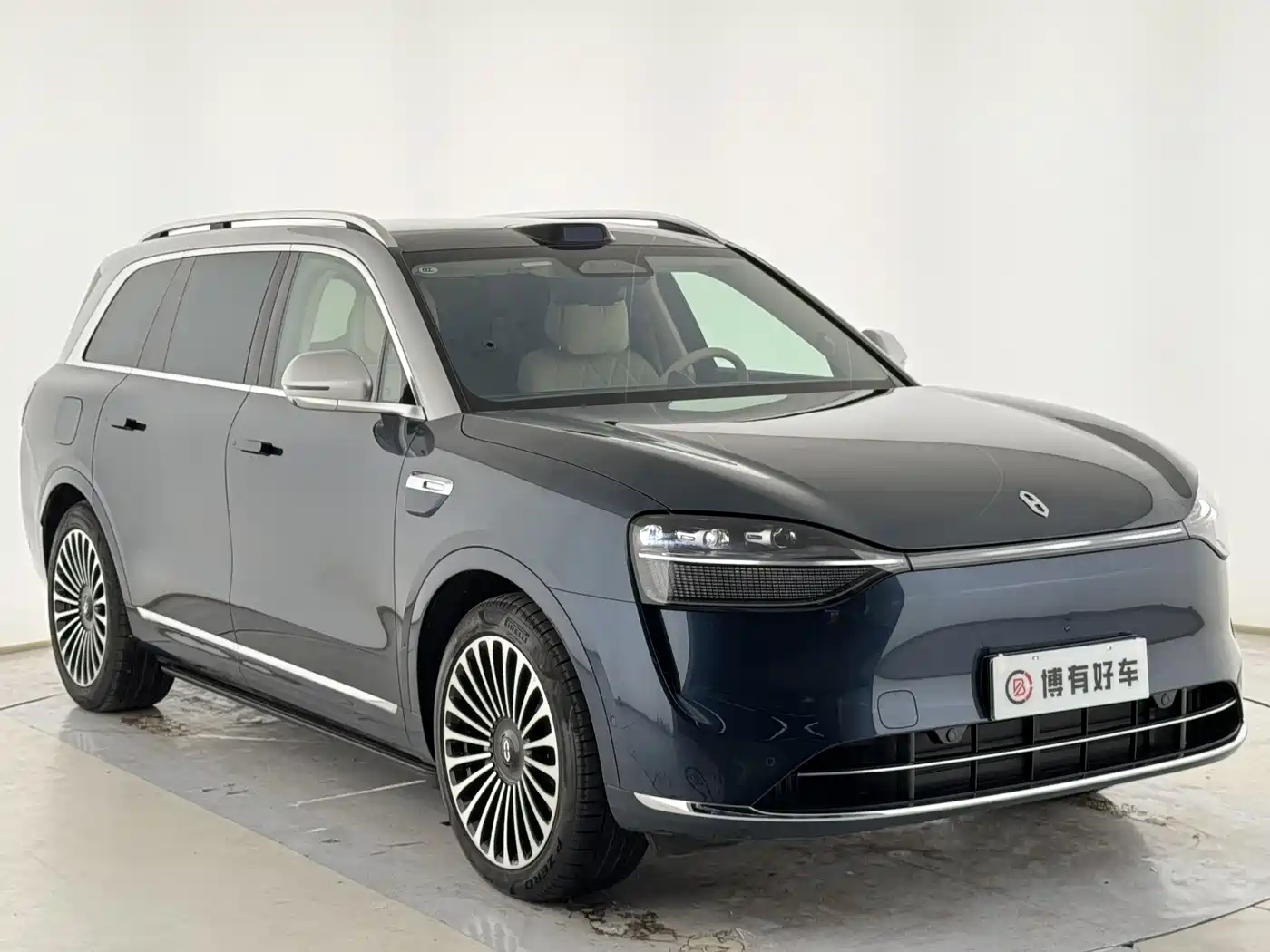 AITO Wenjie AITO M9 2025 Extended Range Ultra 52kWh 6-Seater фото 2