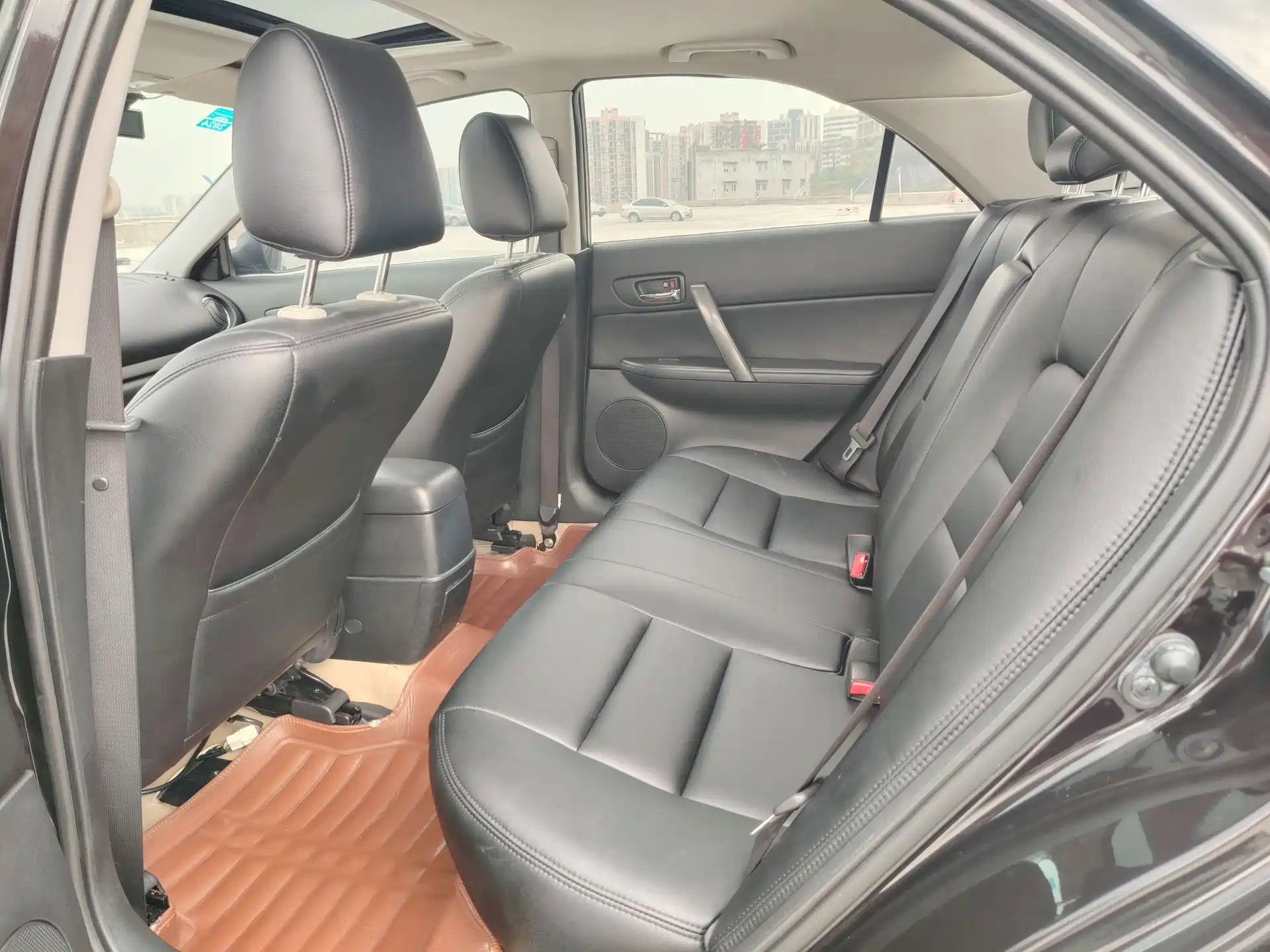 Photo 6 - Mazda 6