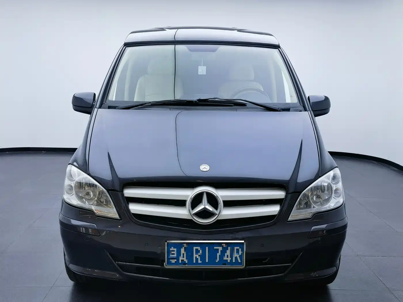 Mercedes-Benz Vito 2011 2.5L 7-Seat Executive Edition фото 2
