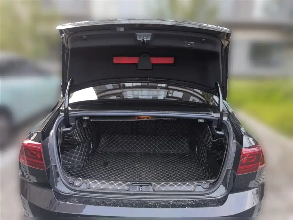Volkswagen Magotan 2023 2 Million Units Anniversary Edition 330TSI DSG Leading Type фото 10