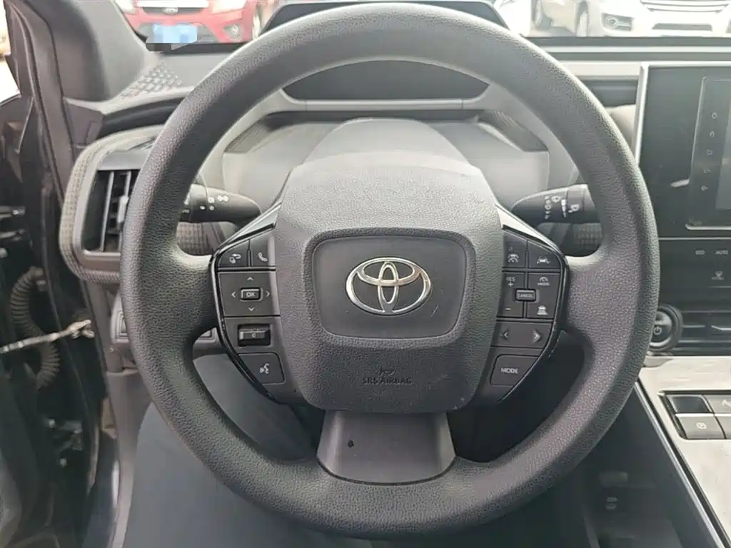 Toyota FAW Toyota bZ4X 2022 2WD Elite JOY Edition фото 11