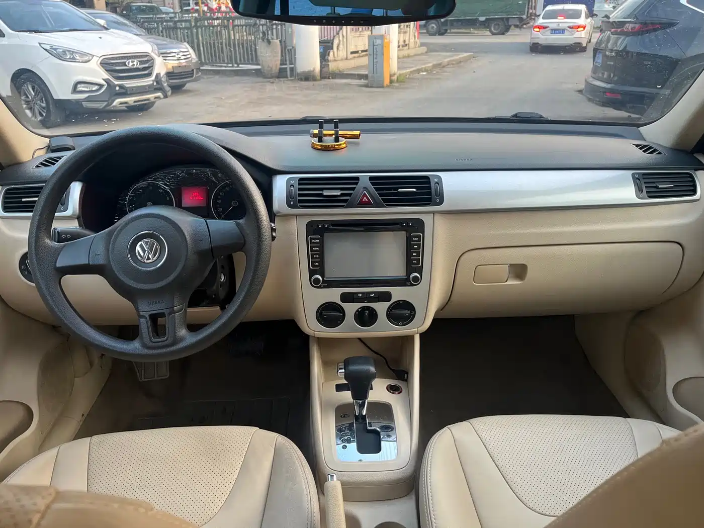 Volkswagen Bora 2011 2011 1.6L Automatic Luxury
