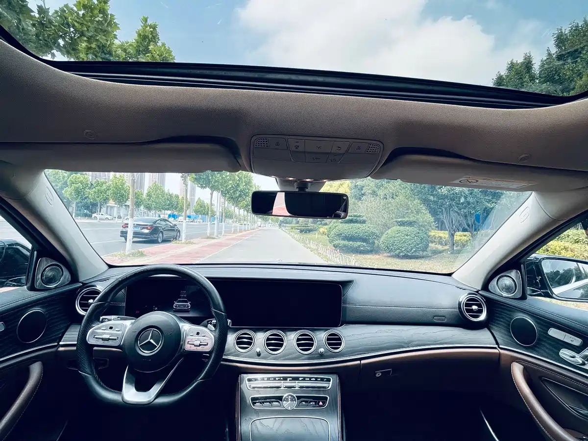 Mercedes-Benz E-Class 2020 E 300 L Sport Fashion Model фото 4