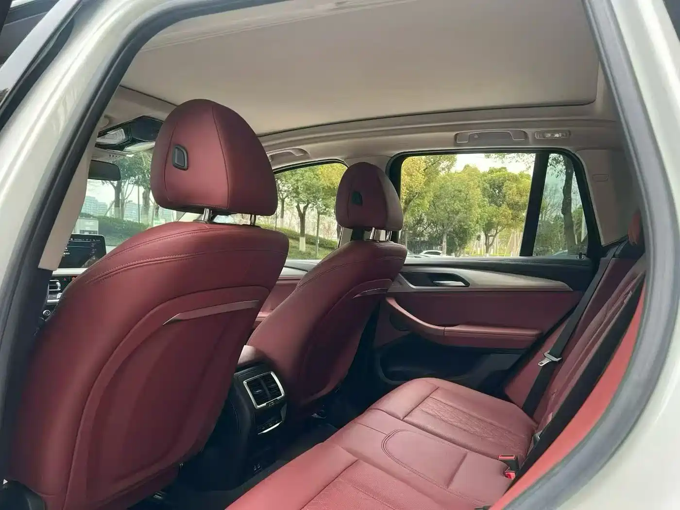 BMW iX3 2022 Leading Edition фото 7