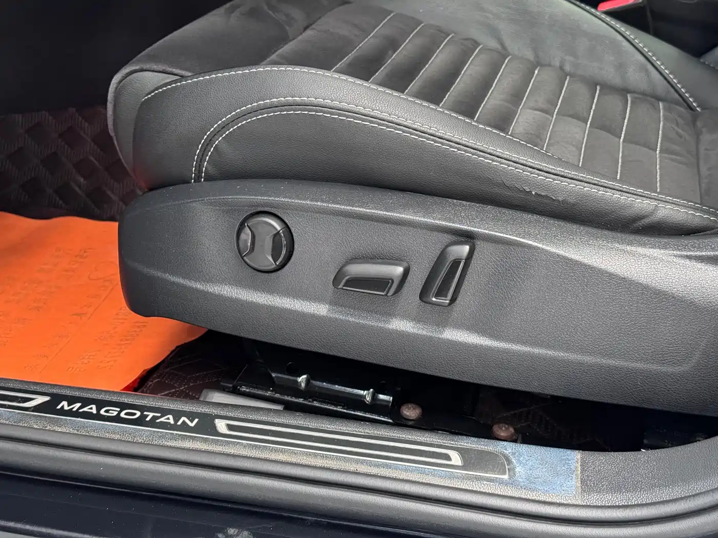 Volkswagen Magotan 2021 330TSI DSG 30th Anniversary Edition фото 13