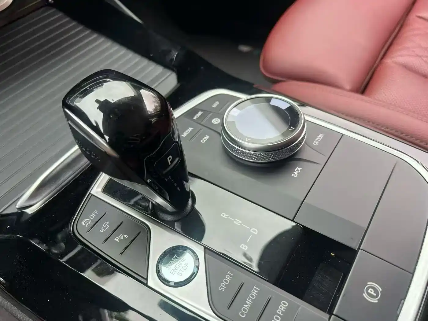 BMW iX3 2022 Leading Edition фото 14