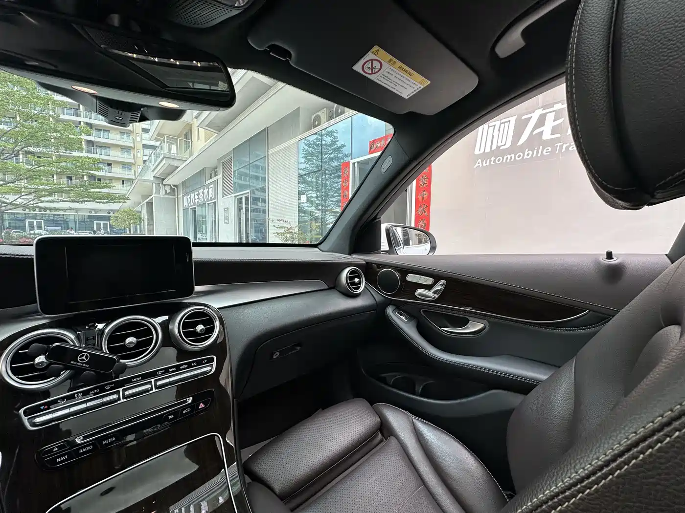 Mercedes-Benz GLC 2018 Facelift GLC 260 4MATIC Luxury фото 16