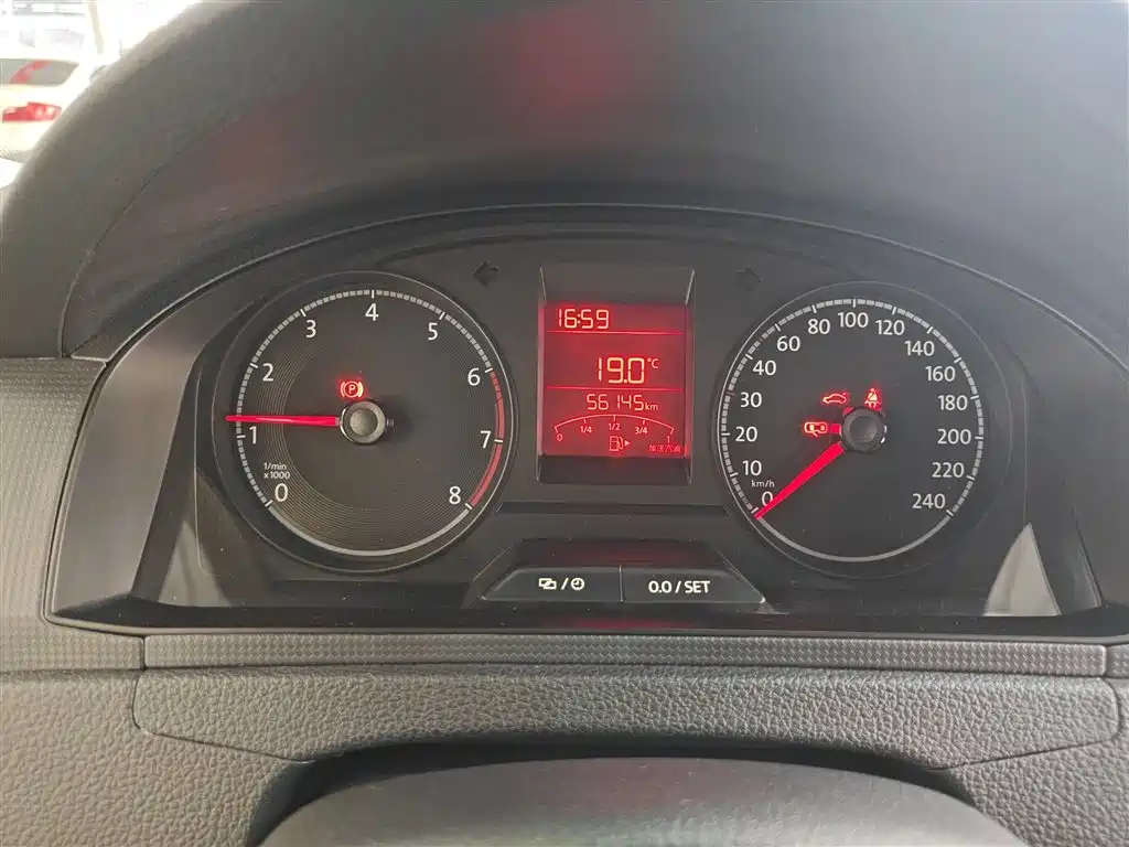 VOLKSWAGEN SANTANA
