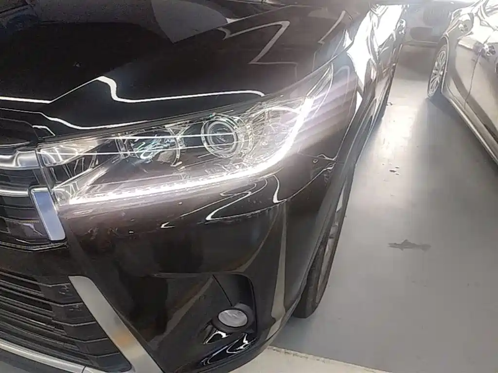 Toyota Highlander 2021 2.0T AWD Premium 7-Seater фото 24