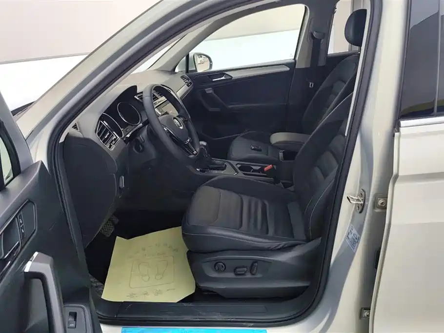 Volkswagen Tiguan L 2019 330TSI Automatic 2WD Smart Luxury Edition China VI фото 9