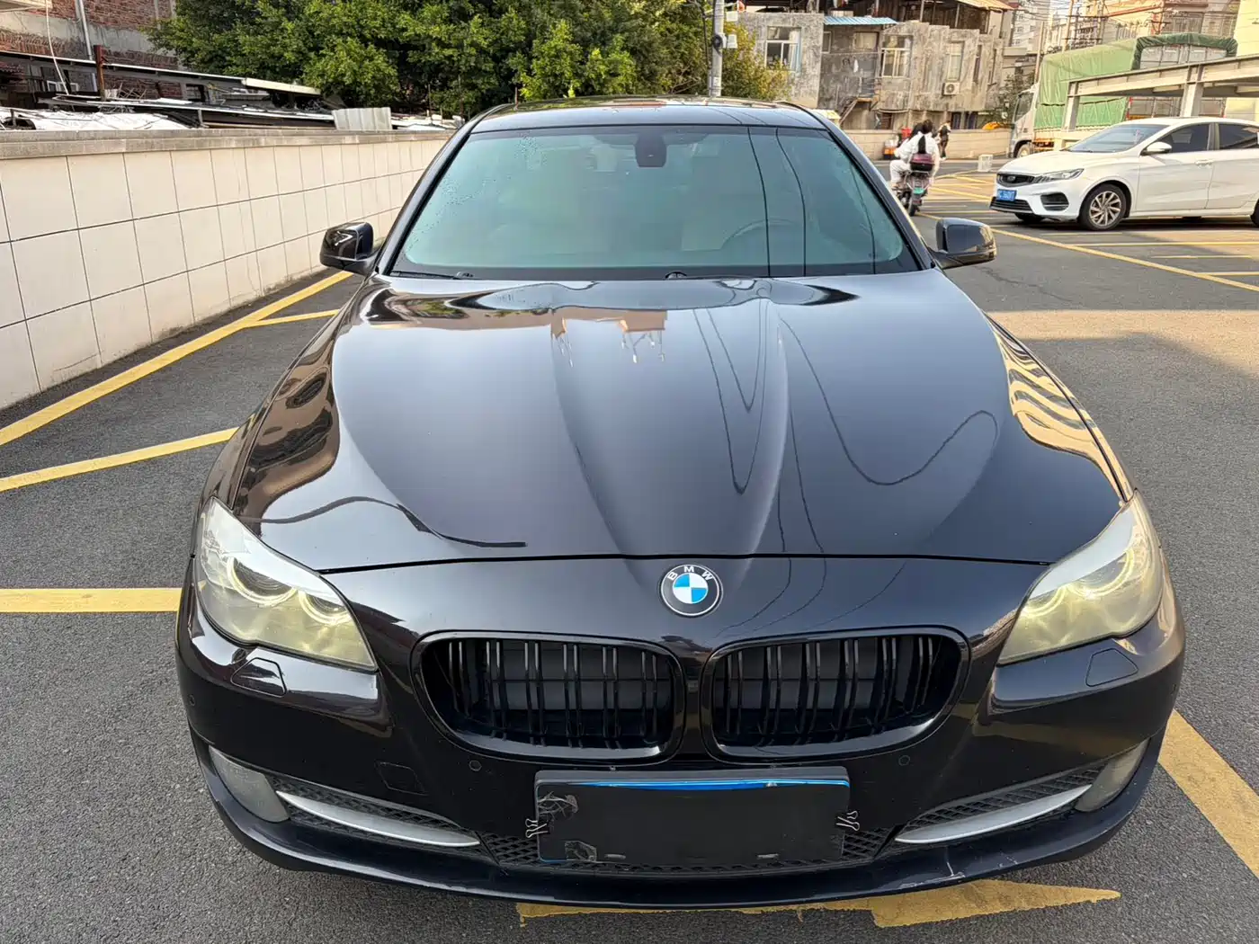 BMW 5 Series 2012 523Li Luxury фото 2