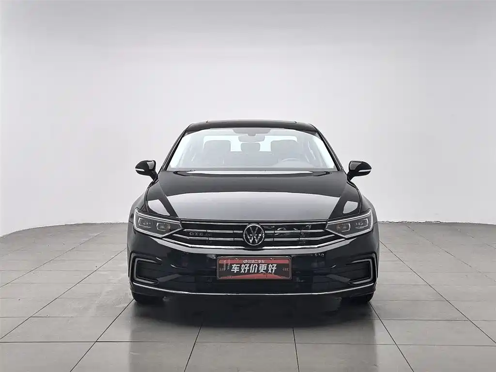 VOLKSWAGEN MAGOTAN GTE PLUG IN HYBRID