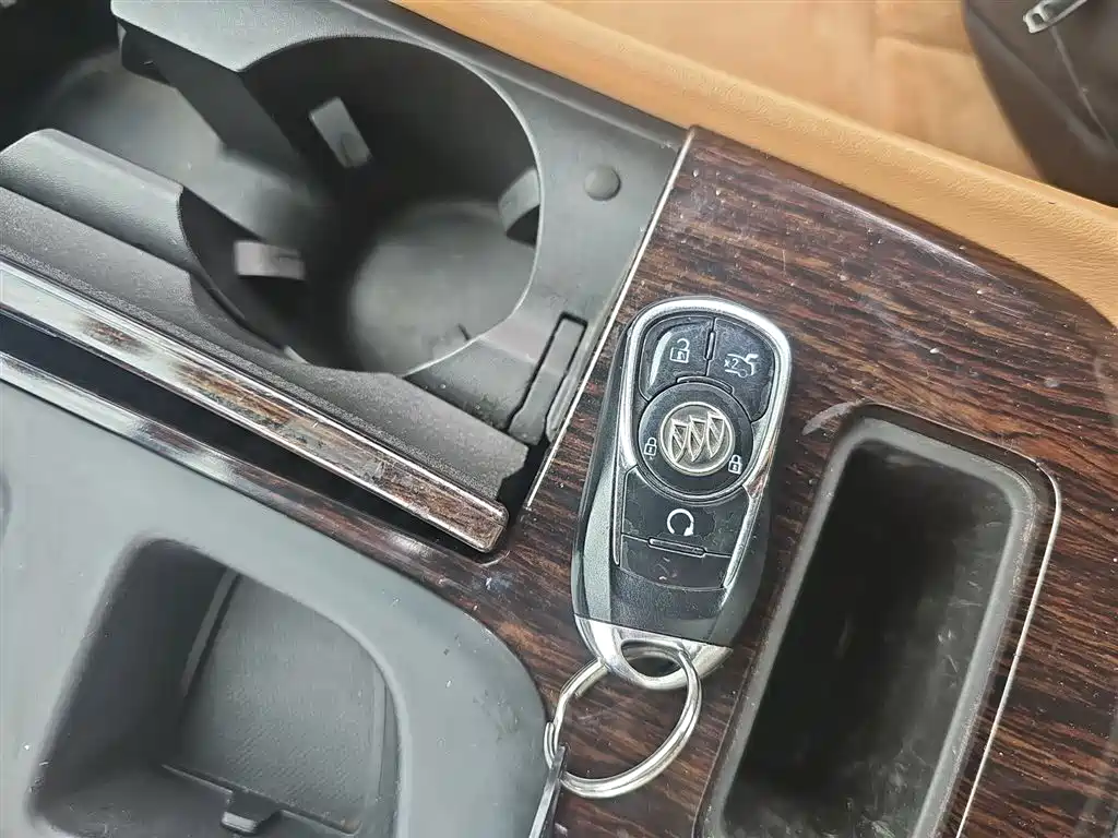 Buick LaCrosse 2016 20T Luxury фото 14