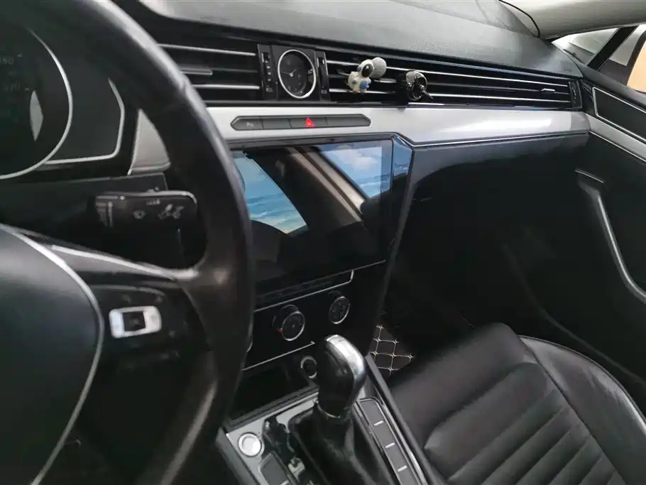 Volkswagen Magotan 2017 330TSI DSG Luxury фото 13