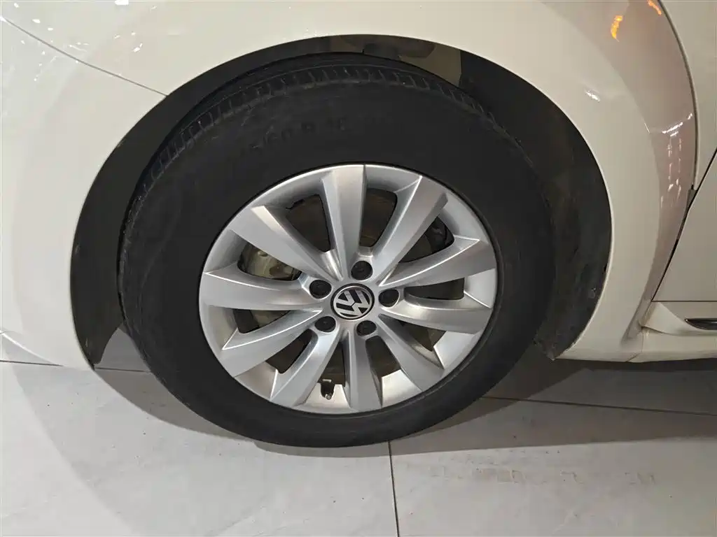 Volkswagen Beetle 2013 1.4TSI Fashion Edition фото 25