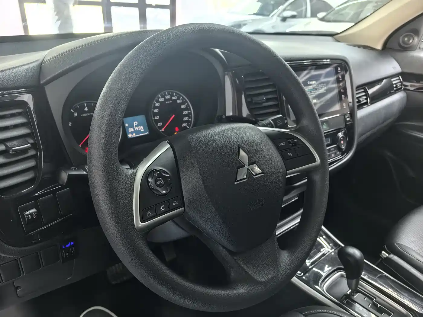 Mitsubishi Outlander 2021 2.0L 2WD Smooth Ride Version 5-Seater фото 21