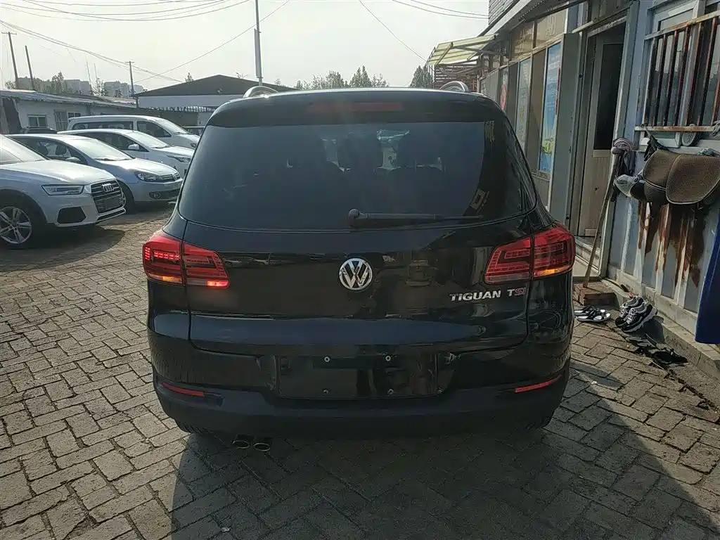 Volkswagen Tiguan 2015 1.8TSI Automatic 2WD Trendline фото 6