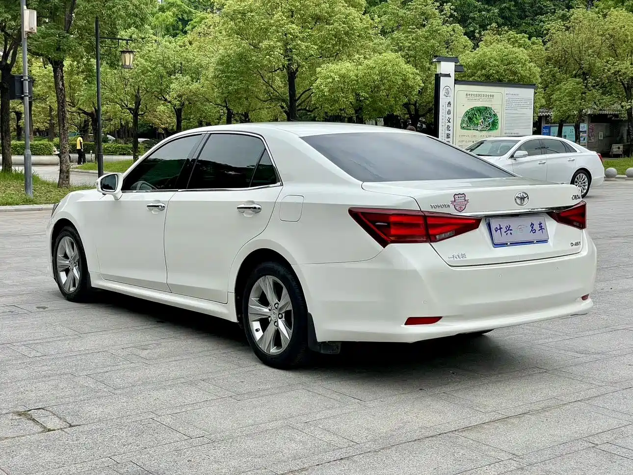 Toyota Crown 2015 2.0T Fashion фото 15