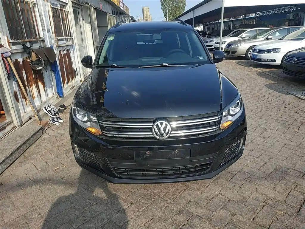 Volkswagen Tiguan 2015 1.8TSI Automatic 2WD Trendline фото 3