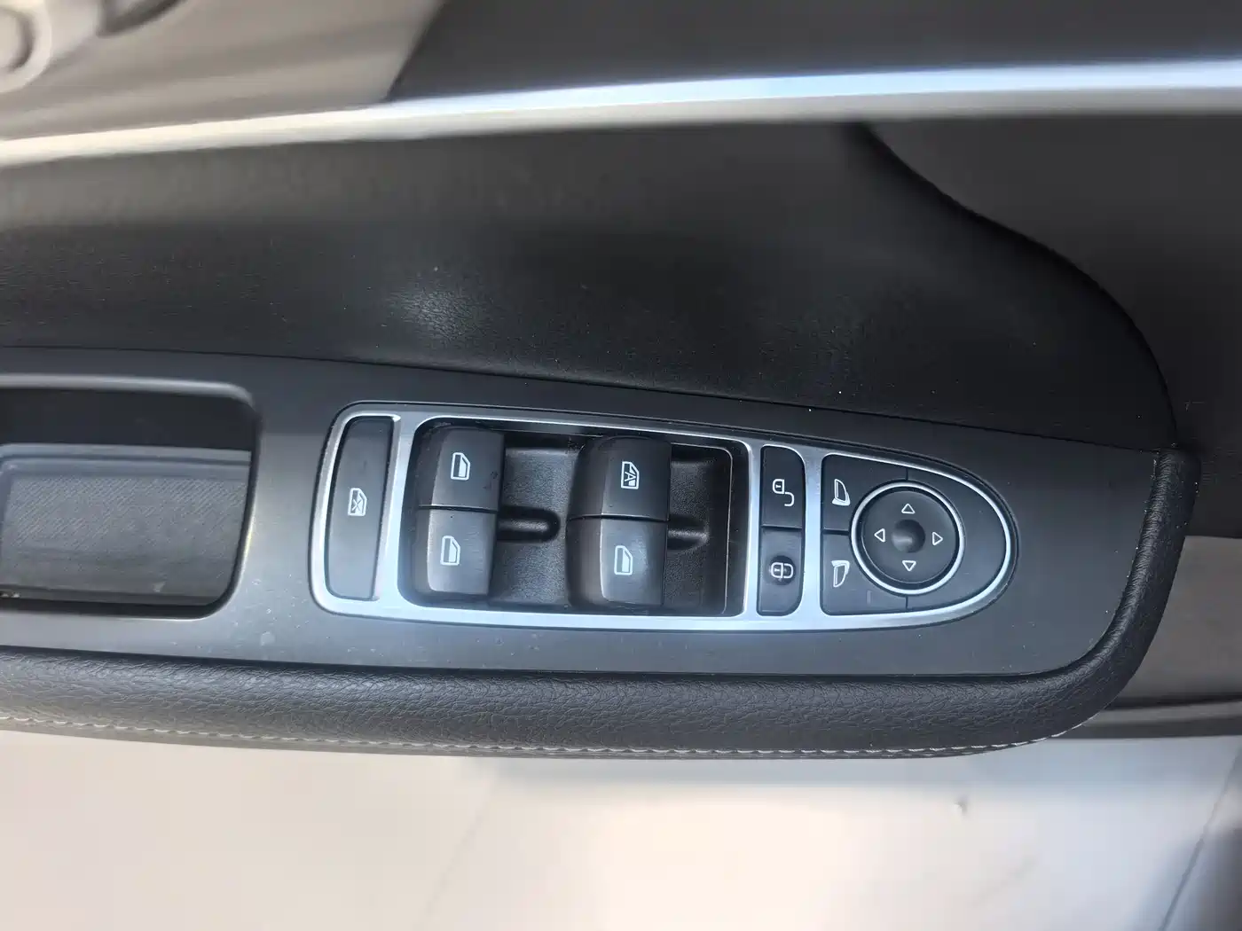 BYD Song MAX New Energy 2019 DM 1.5T Smart Connect Advance 7-seater China VI фото 20