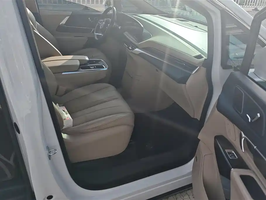 Buick Century 2023 2.0T 7-seater Premium фото 8