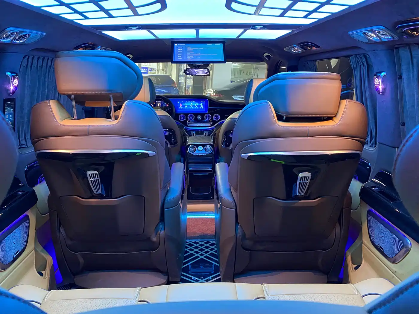 Mercedes-Benz Vito 2023 2.0T Business 7-Seater фото 7