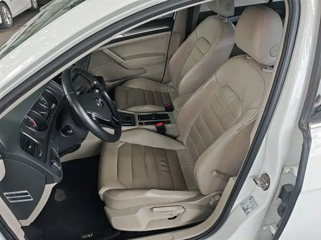 Volkswagen Golf 2015 1.4TSI Automatic Luxury фото 15