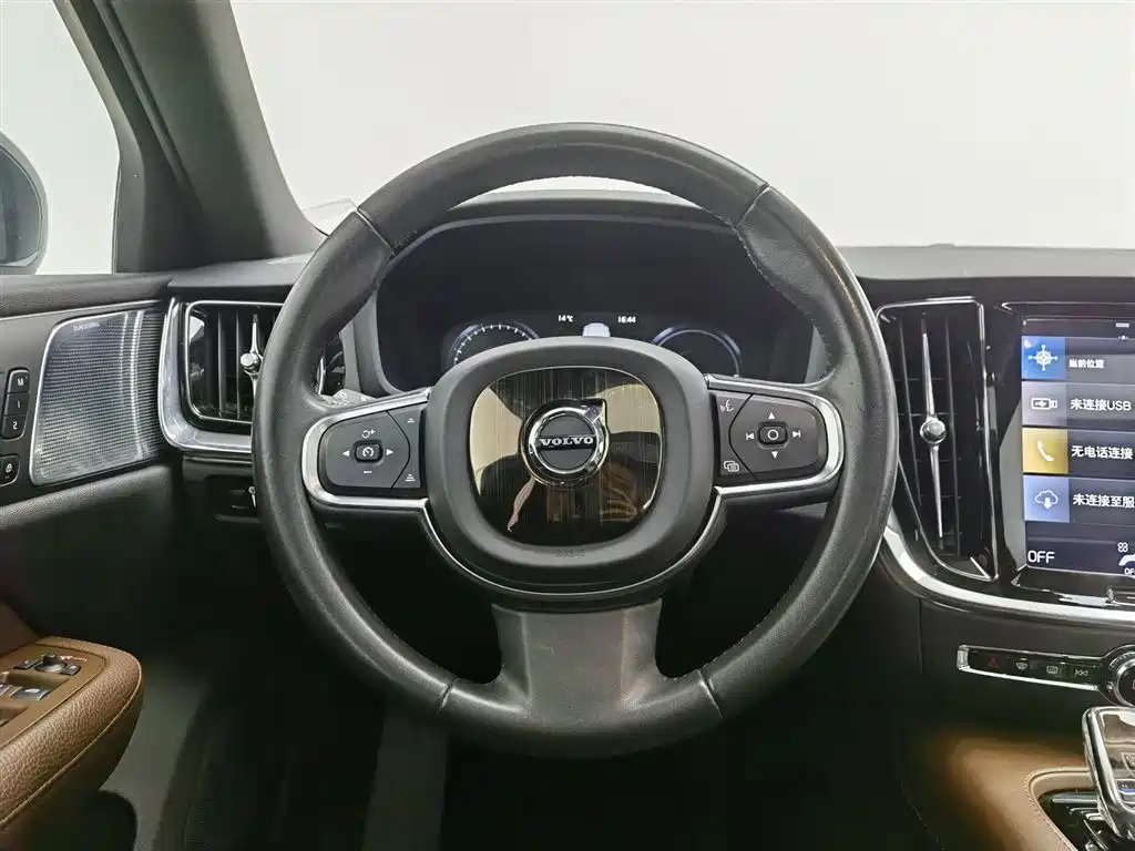 VOLVO S60 PLUG-IN HYBRID