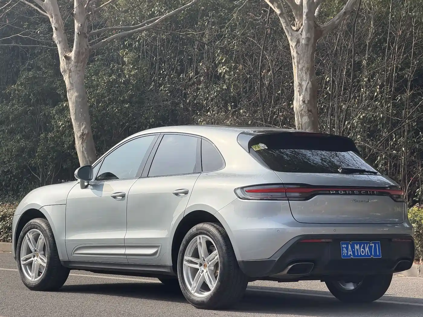 PORSCHE MACAN