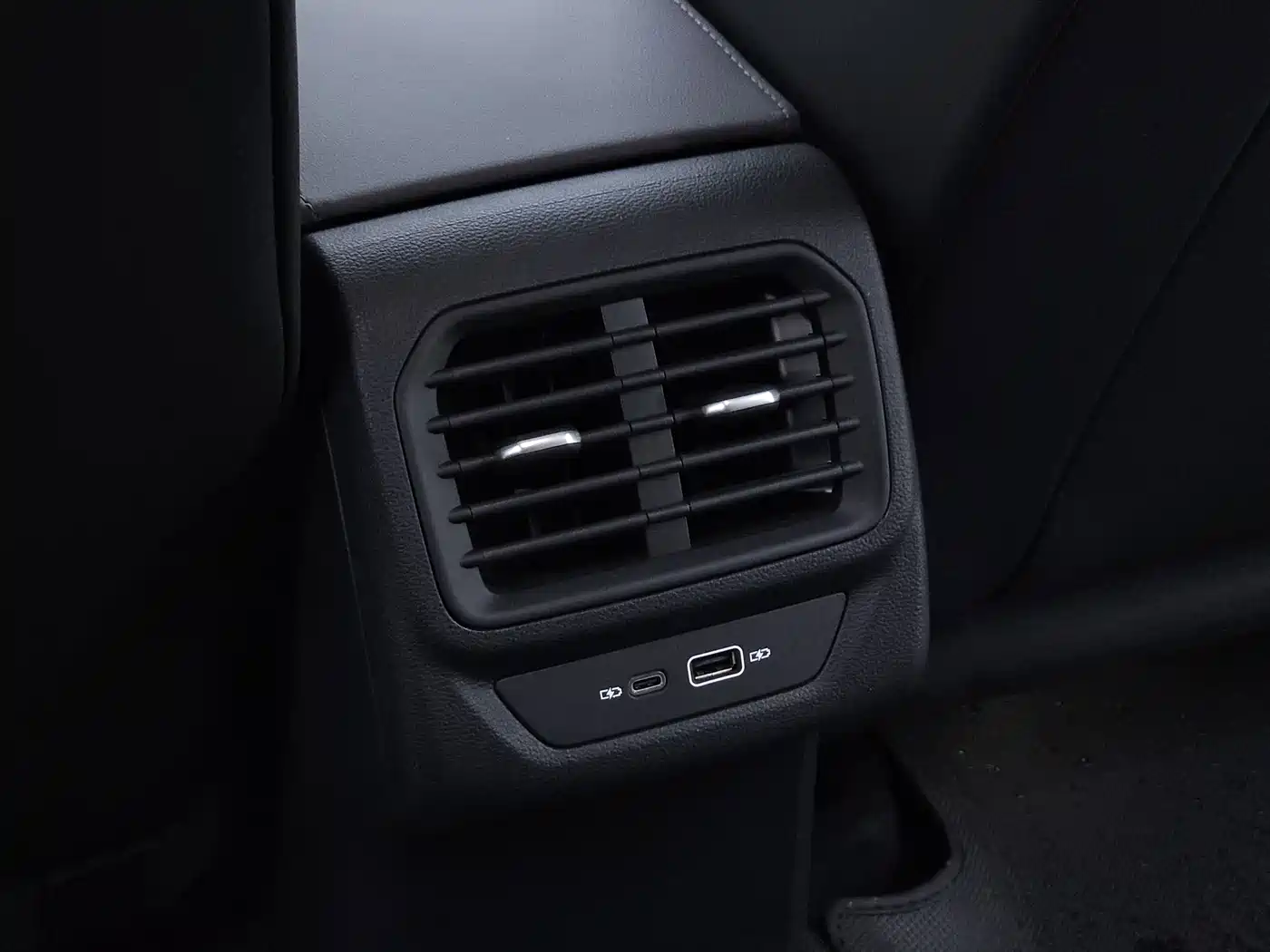 Volkswagen Lamando 2026 2025 Lamando L 2.0T Base