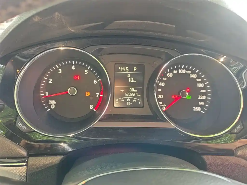 Volkswagen Sagitar 2017 1.6L Automatic Comfort фото 12