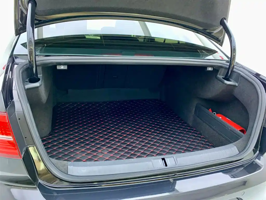 Volkswagen Magotan 2017 330TSI DSG Leading фото 9