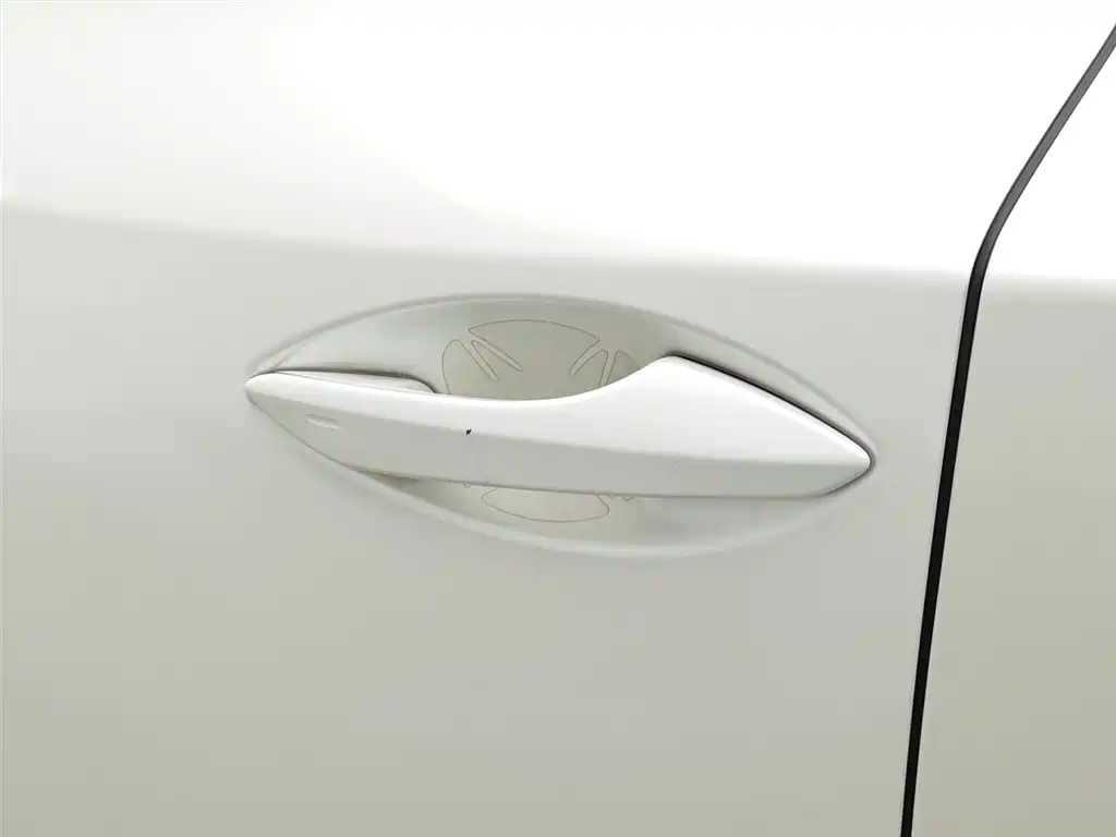 Lexus NX 2018 300h FWD Sharp Edition China VI фото 18