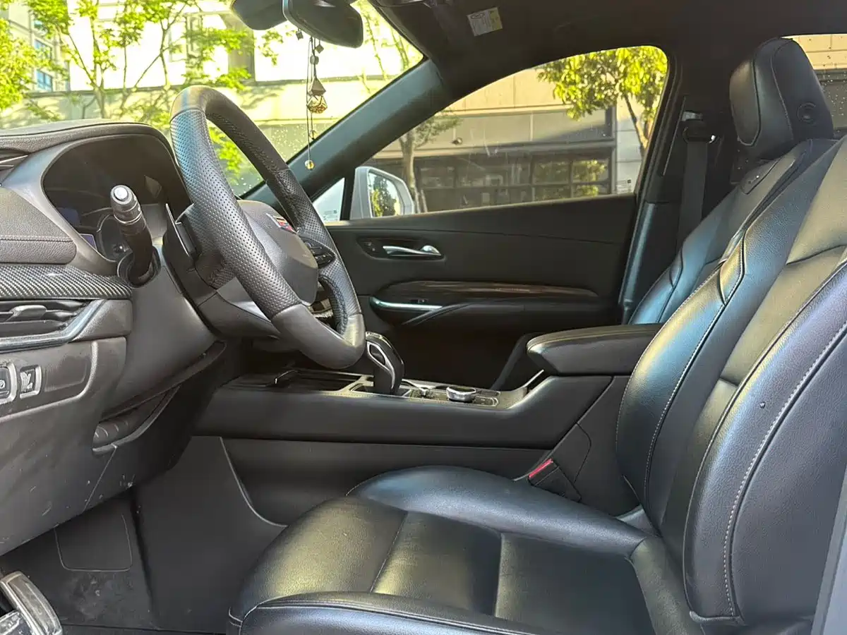 Cadillac XT4 2020 28T 2WD Luxury фото 4
