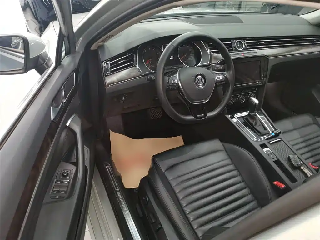 Volkswagen Magotan 2019 330TSI DSG Luxury China V фото 16