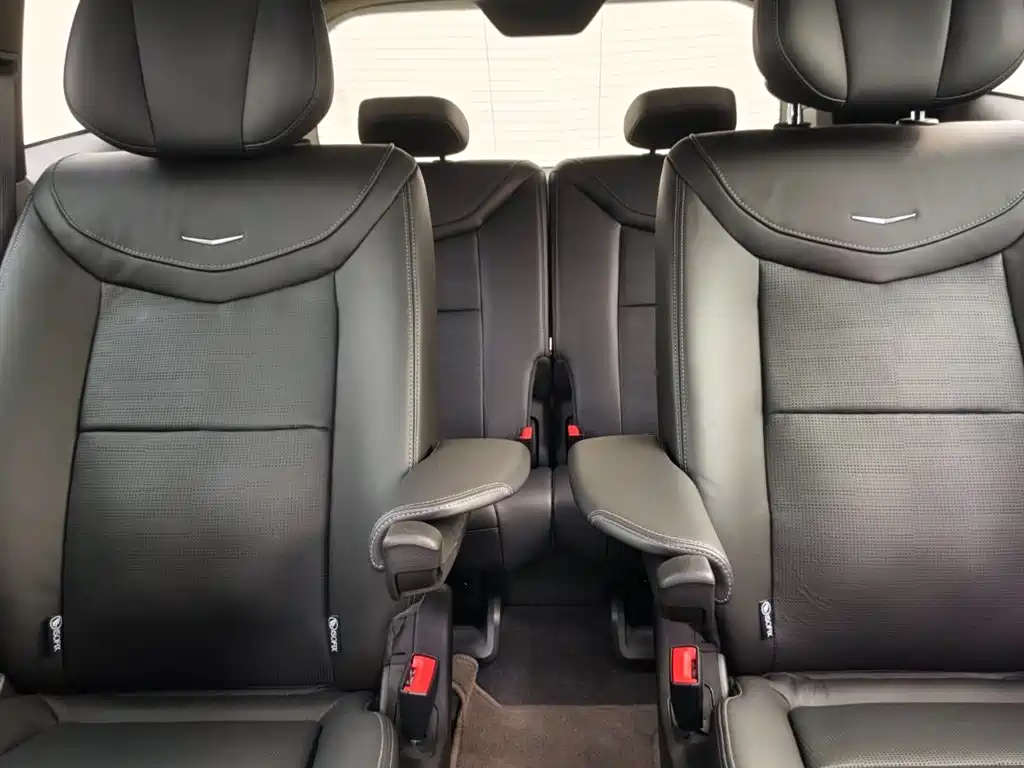 Cadillac XT6 2025 2.0T 6-Seater AWD Executive Black Label Edition фото 9