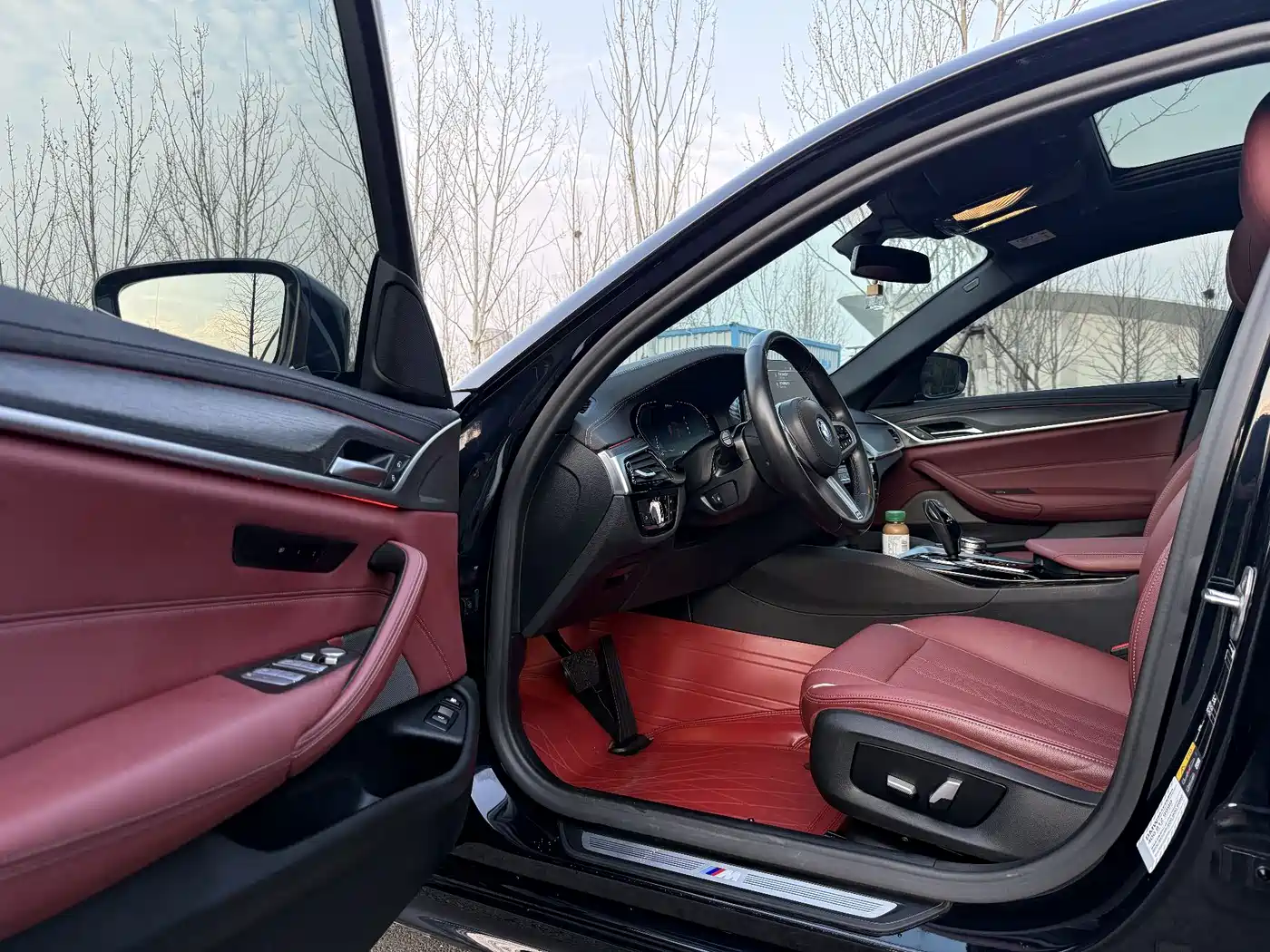 BMW 5 Series New Energy 2022 535Le M Sport Package фото 8