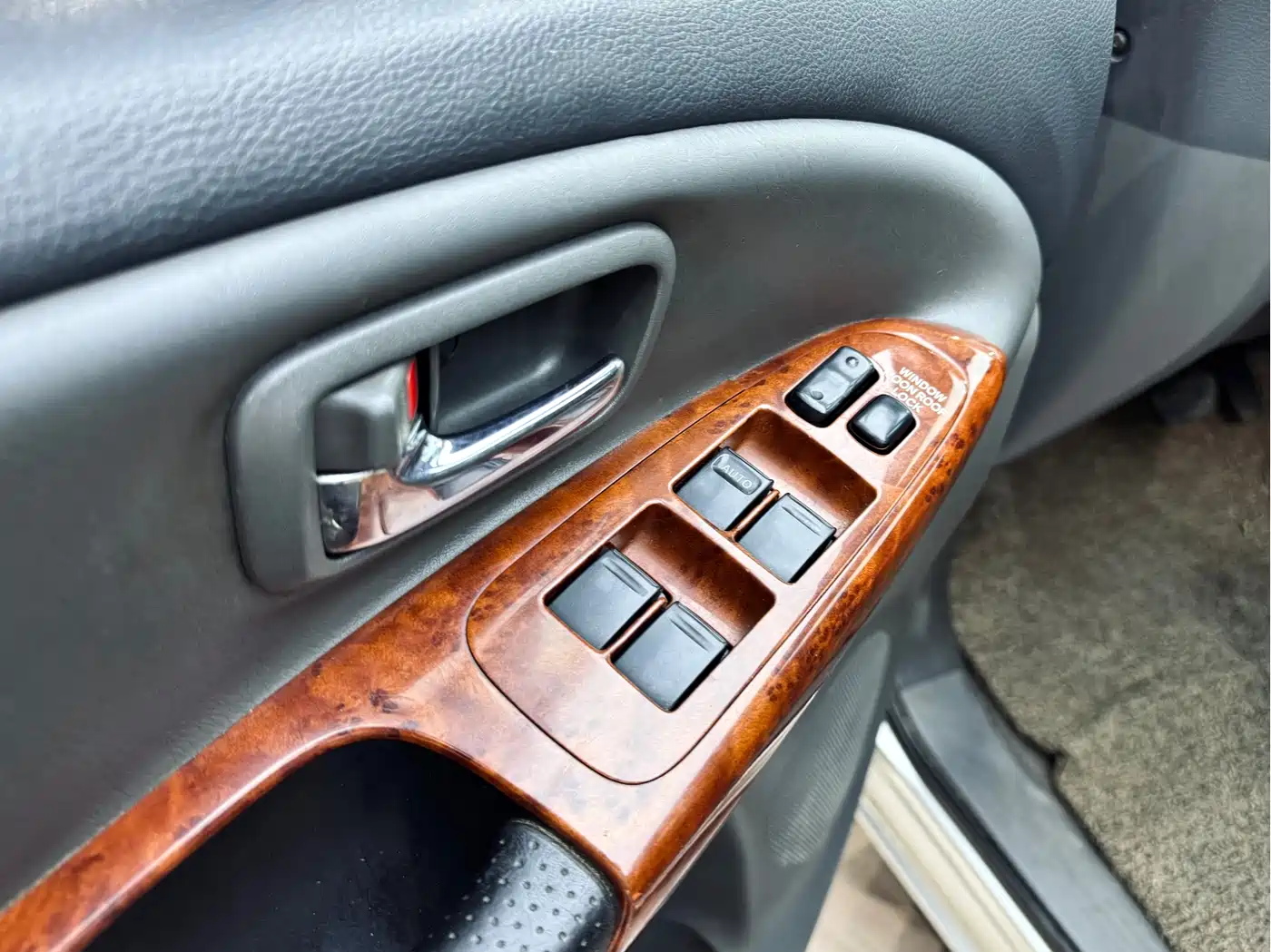 Toyota Previa 2004 2.4L AT фото 12