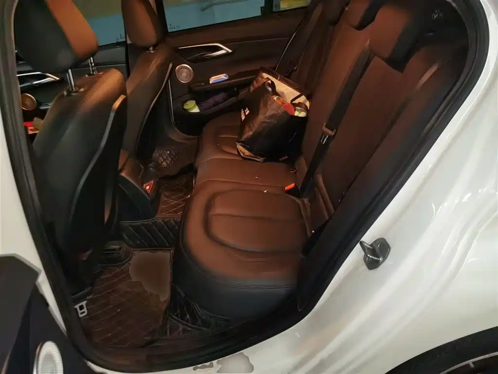 BMW 1 Series 2022 120i M Sport фото 14
