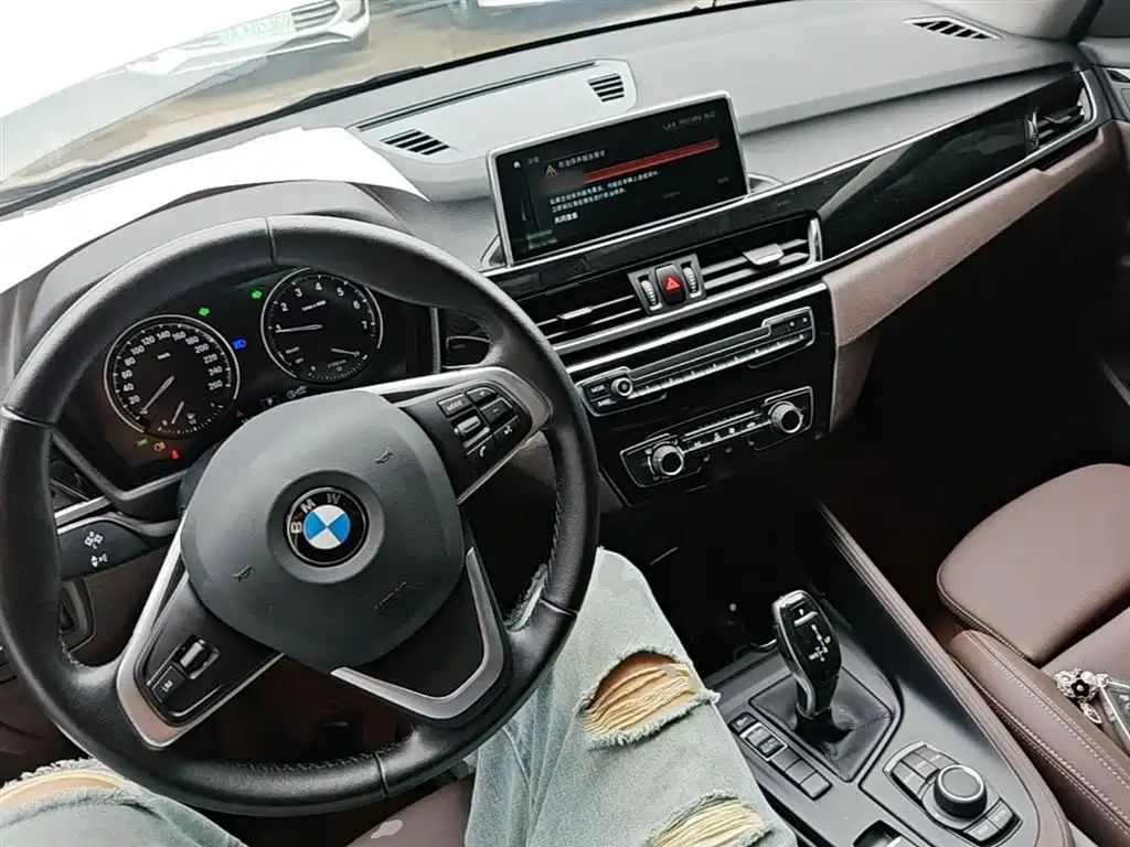 BMW X1 2020 sDrive20Li Fashion Model фото 10