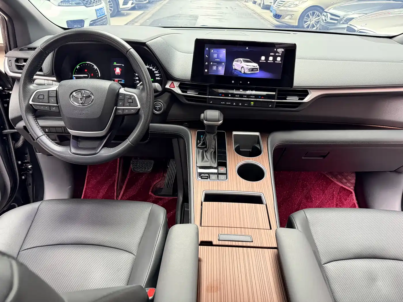 Toyota Sienna 2024 2.5L Hybrid Luxury Edition фото 18