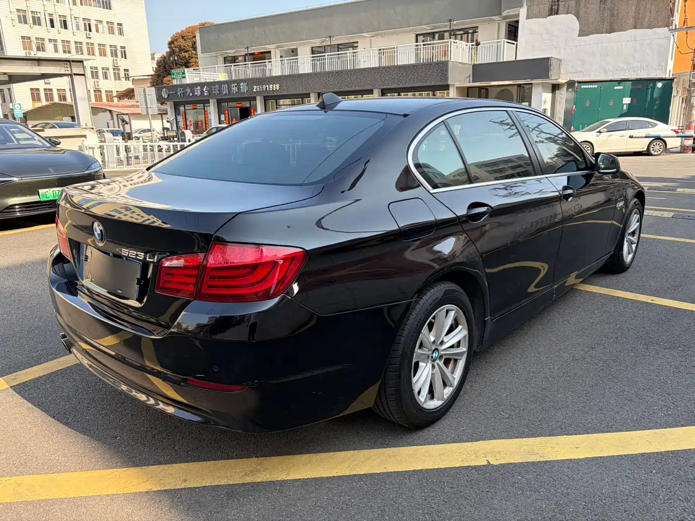 BMW 5 Series 2012 523Li Luxury фото 9