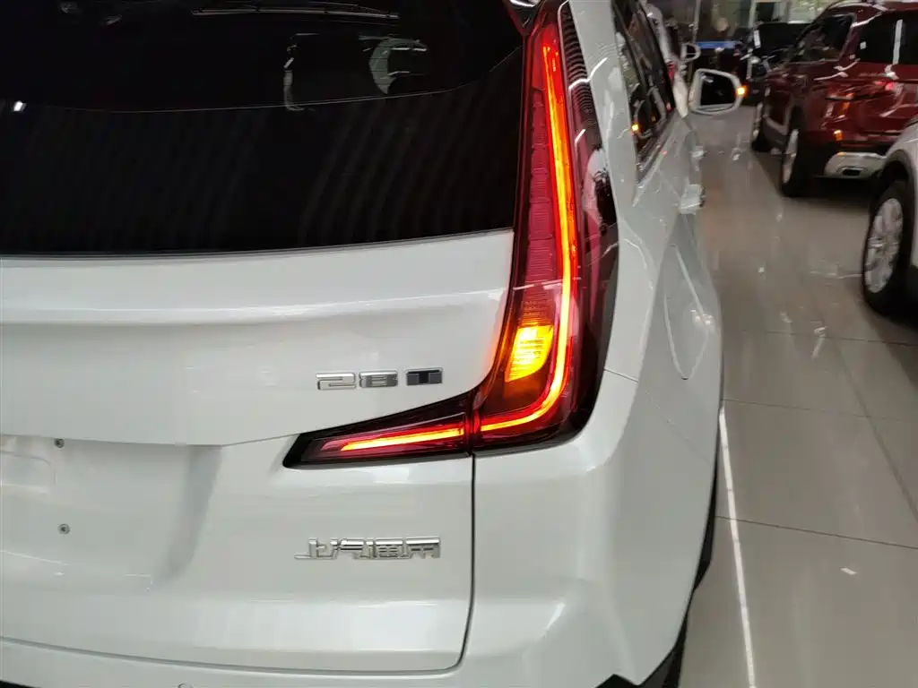 Cadillac XT4 2018 28T FWD Leading Edition фото 8