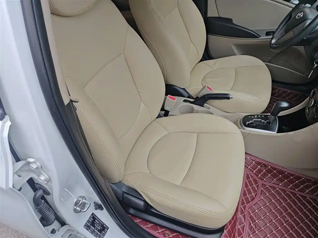 Hyundai Verna 2014 1.4L Automatic Smart GLS фото 25