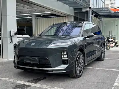 NIO ES8